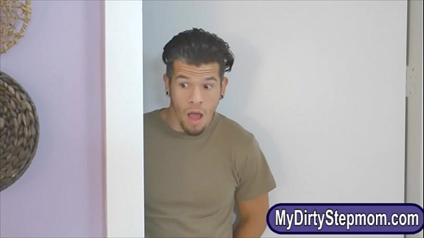 Nova Brooksand Tegan Jamesffm threeway sex in thebedroom