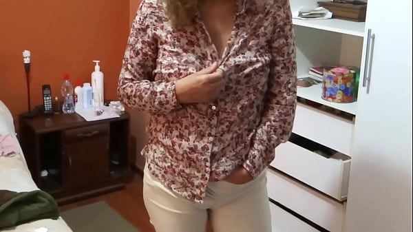 Itfascinates me to show my tits and see how they_masturbate they_want to_fuck me