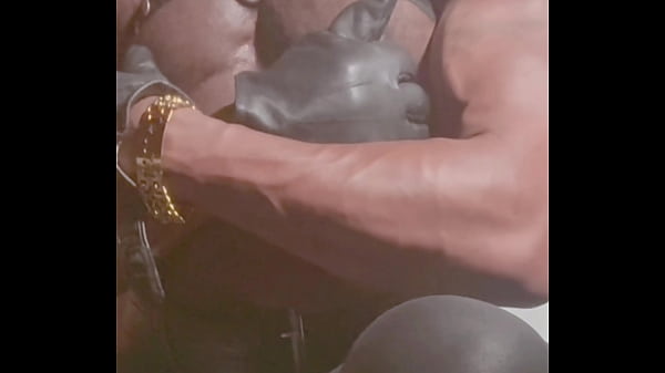 Play MP4 - Intense Verbal Leather Muscle Titplay & Edging Bate
