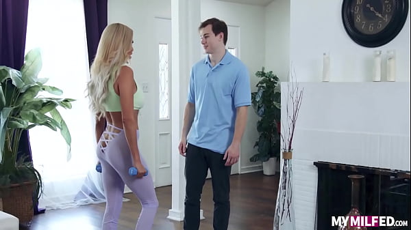 Play MP4 - Caitlin Bell in Stepson Cock Workout