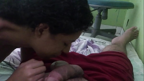 Jade brincando com as_bolas do amigo