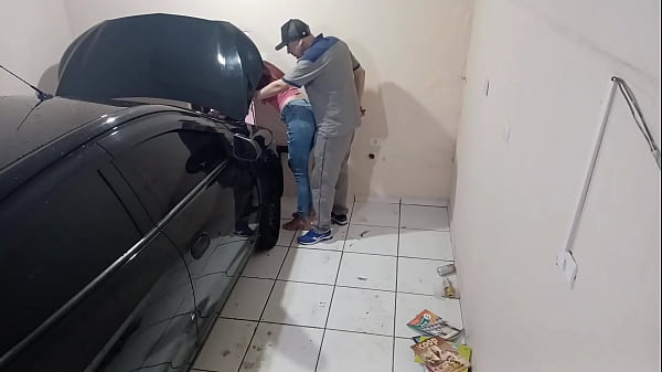 Play MP4 - Patroa e cliente ficou com tes&atilde;o na oficina do mec&acirc;nico tarado&excl;