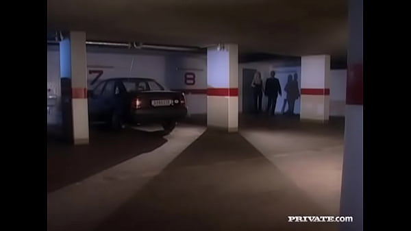 Nonton Moonlight Gets The Harddest Anal Pounding Of Her Life thumbnail