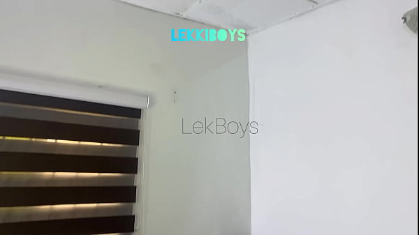 Nonton We Both Are Having Sex For The First Time See Our Reaction To Camera thumbnail