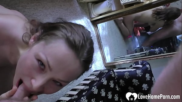 Play MP4 - Sensational brunette is hungry for some cum