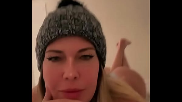 Nonton It's Me... thumbnail