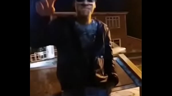 negra con gafas llamada ruiz me pide que la grabe para follarla