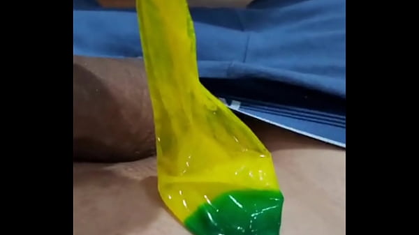 Play MP4 - PUNHETA COM A CAMISINHA DO BRASIL