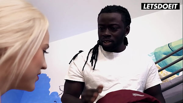 Play MP4 - Blonde Beauty Nikki Hill Enjoys First BBC In Her Pussy - HORNY HOSTEL