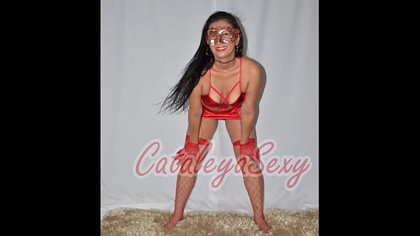 Sexxxy photoshoot with hot MILF 