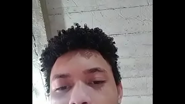Mo&ccedil_a gostosinha chupando legal um mel