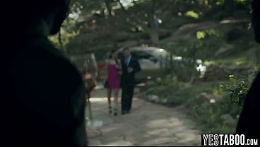 Nonton Horny Cuck Husband Offers Latina Wife To A Young Stud Coworker To Fuck thumbnail