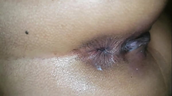 le follo el culo virgen a mi hermanastra_y me corro dentro de_ella