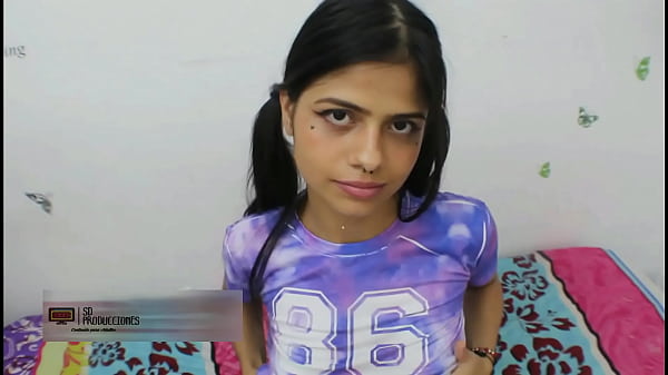 Encuentro A Mi Hermanastro Masturbandose Y Le Ayudo! thumbnail