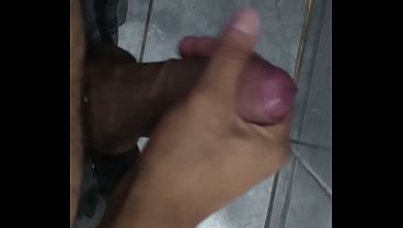 Punheta muito gostosa do corno