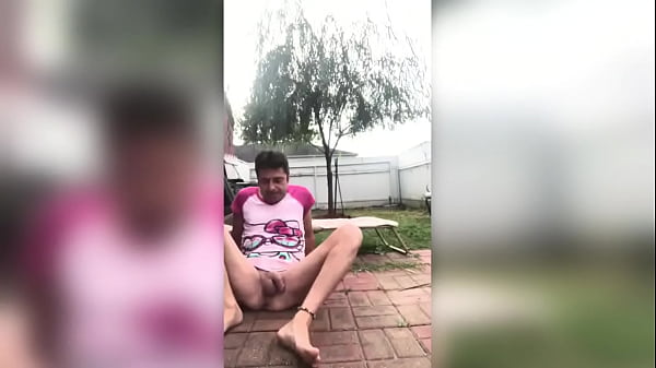 EXHIBITIONIST MASTURBATES IN PUBLIC 
