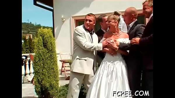 Blond swallows urinate while bj