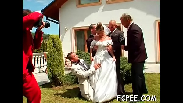 Cutiepie gives head_and swallows piss instead of jizz