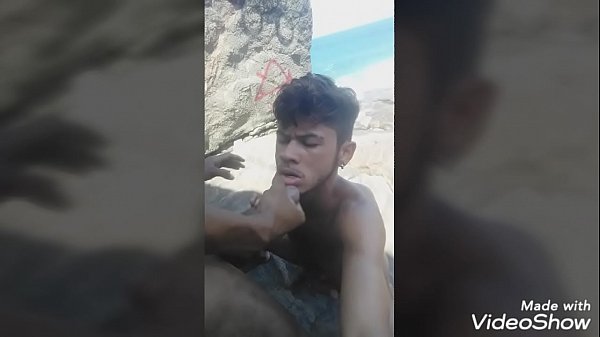 Gozada na cara do pretinho pauzudo ! 