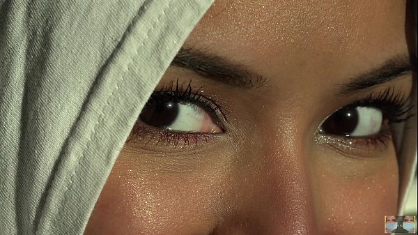 Viva's Gaze thumbnail
