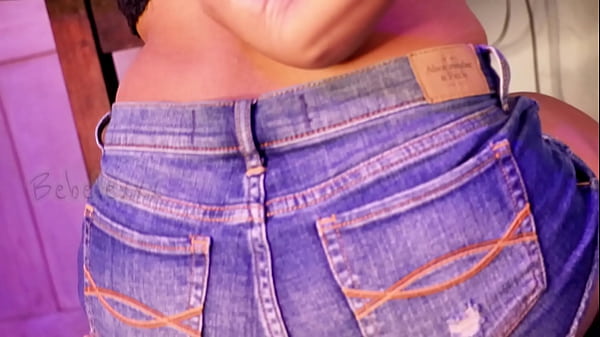 Play MP4 - Tight blue jean latina wet pussy with big dildo