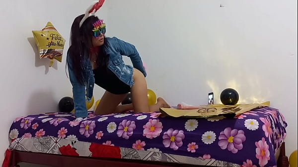 This anal plug fitsperfectly in myass Another challenge accomplished in the new year New_anal explorationsuccessfully completed