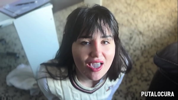 PutaLocura - Espa&ntilde;ola de culo enorme Laura Hardkinks se atraganta con una polla XL 