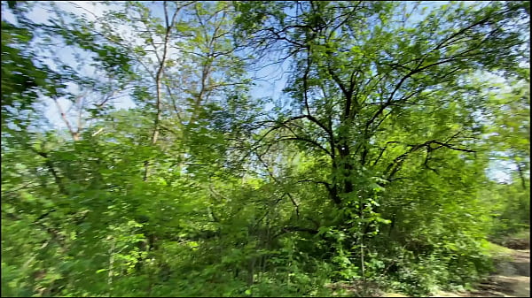 Nonton Found A Stranger Who Was Lost In A Foreign Country And Helped Her. thumbnail