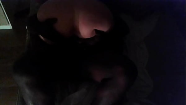 Play MP4 - ALEM DE COMER MULHER DO CORNO LEVO AMIGO PARA FODER JUNTO