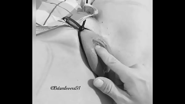 Rt bdsmlovers91 do you like my little pussy daddy #nsfwtwt #ddlg #daddy #bdsm #zipties #horny 