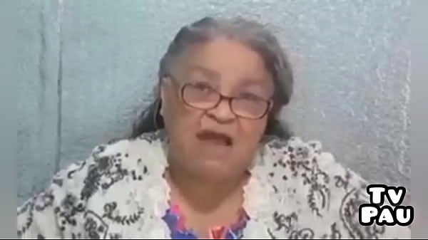 Irmã Nadirexorta sobre transar_gemendo.