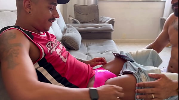 Play MP4 - Fui Pego com meu amigo