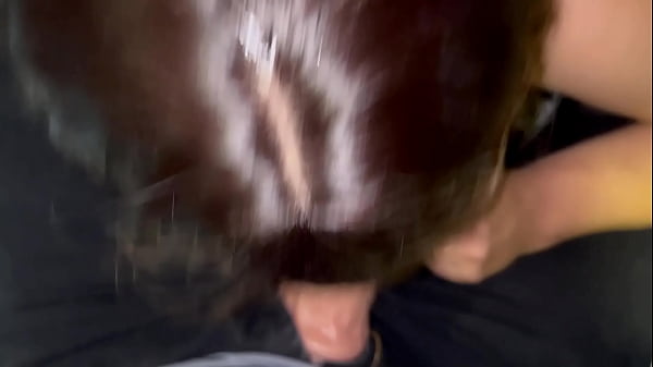 Latina culona horny aprueba el curso chupando la verga de su maestro pervertido
