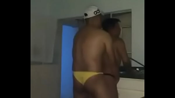 Macho me coge en calzones 