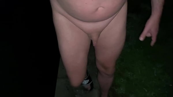 Play MP4 - Neo walking naked and pissing outdoors