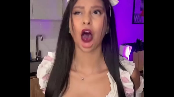 Sexy girl wants oral