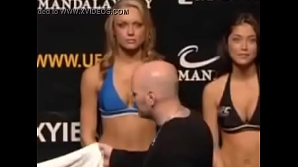 Ring girl quick watching on a dick 