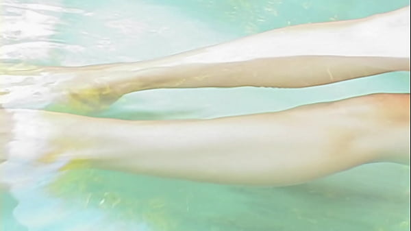 Aquajob busty babe sucks a fat cock and gets titfucked in a hot tub 