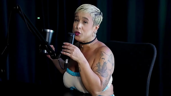 Tem um p&uacute;blico misto, &eacute; MILF, pegou um que brochou e j&aacute; passou muita raiva, por isso escolhe suas batalhas - Just Joana (WATCH ON: SHEER/RED) 