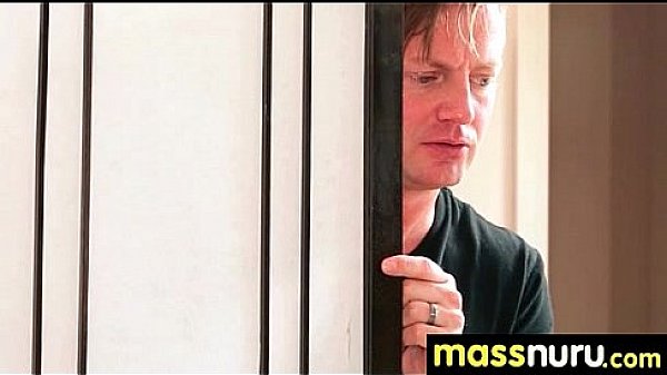 Nonton Sexy Body Gets A Happy Ending Massage 18 thumbnail