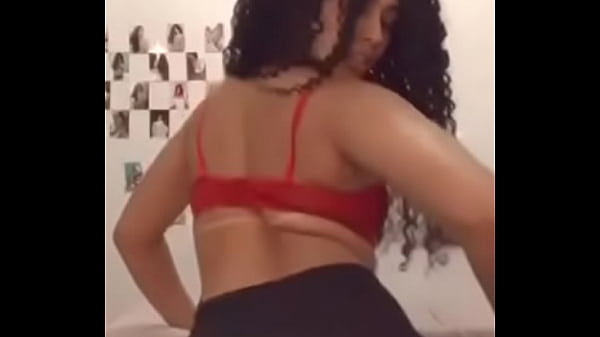 Chica muestra su vagina en video 