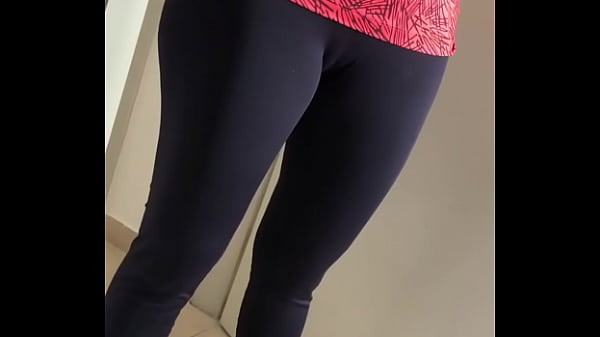 Esposa indo pra academia com pata de camelo 