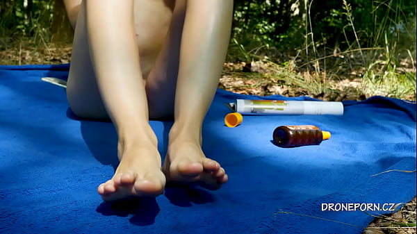 Play MP4 - Nudist beach - Nela&comma; Erotic Foot massage
