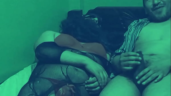 Masturb&aacute;ndome La Verga Con Una Trava thumbnail