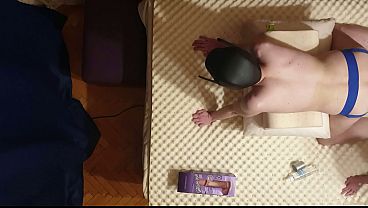 Nonton Girl Fucks A Man Dog Mask In The Ass With A Strapon thumbnail