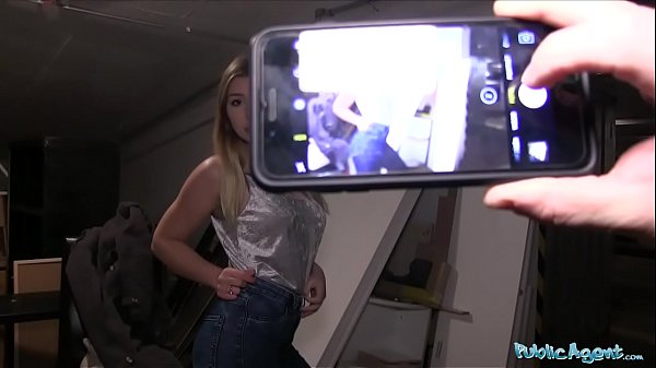 Public Agent Hot model prospect fucked underground
