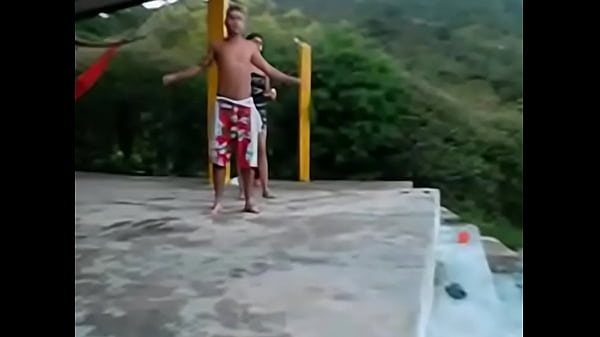 Play MP4 - Segure as cal&ccedil;as&excl;