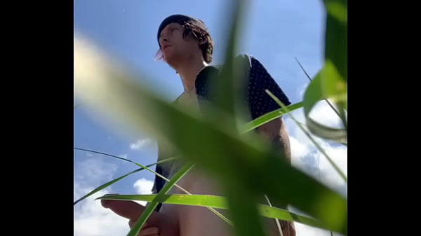 Play MP4 - Almost caught by the lake