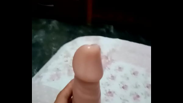 Charapita empezando con los juguetes