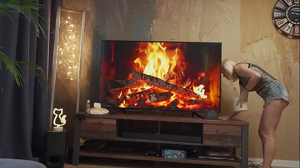 Beautiful Housewife Blonde - Handjob & Bj & Oil - Pov thumbnail